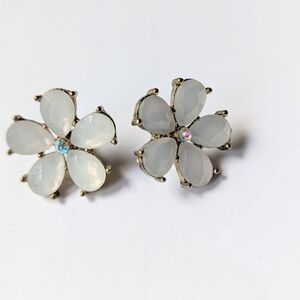 Chic White Floral Stud Earrings